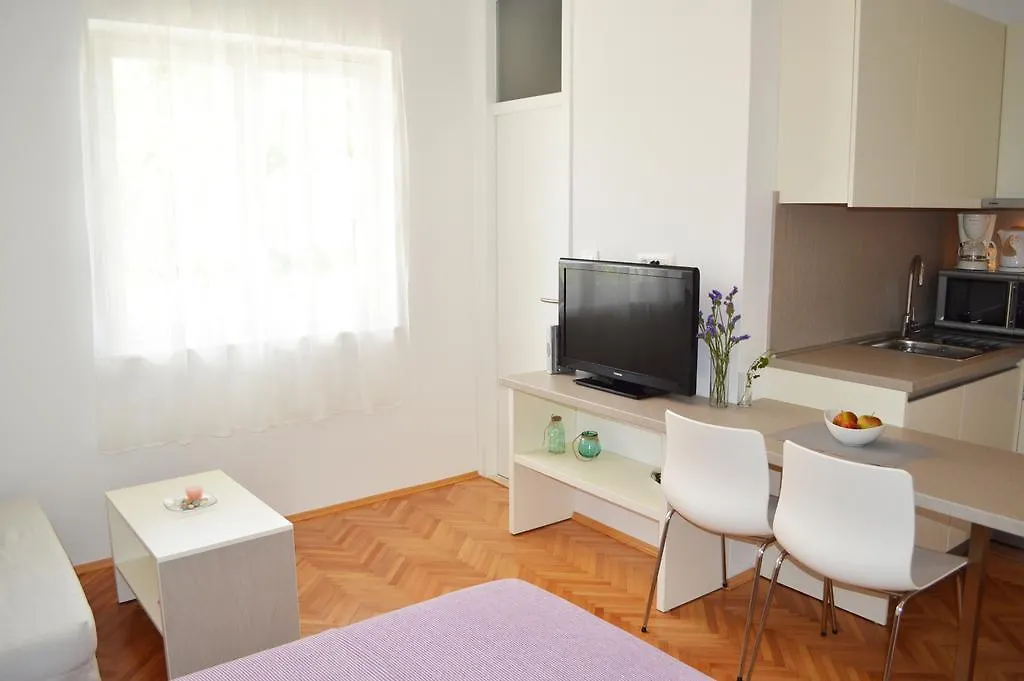 Apartmani Milin ザダル アパート