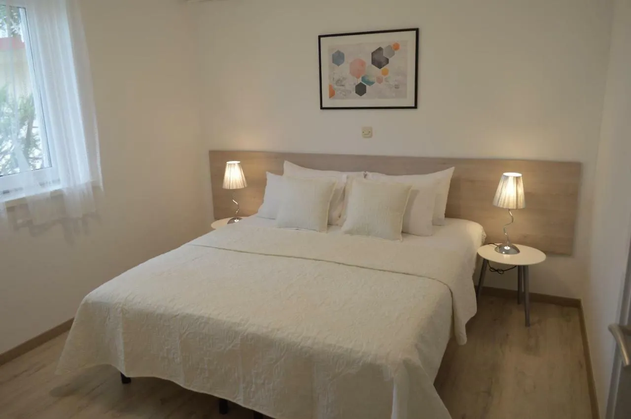 Apartmani Milin ザダル